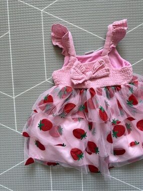 Small shop|Baby girl gauzy Pink Strawberry Tulle sleeveless Dress,bow front•••